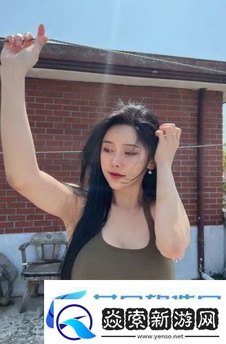 老師趴講臺把腿張開讓學生背單詞!課堂氛圍真活躍